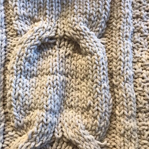 Seven light tan cable knot sweater size small excellent condition - Picture 2 of 2